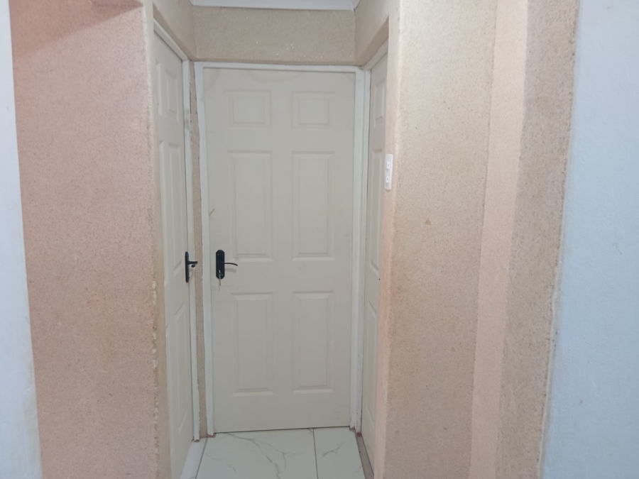 2 Bedroom Property for Sale in Kwa Nobuhle Eastern Cape